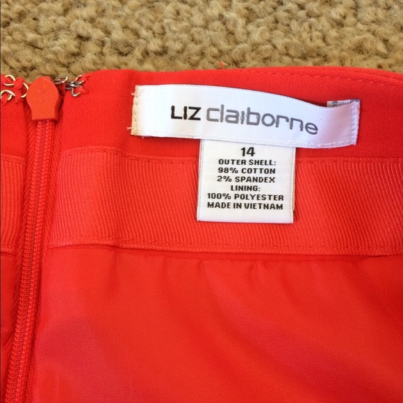 LIZ CLAIRBORNE vibrant red pencil skirt - Picture 2 of 4